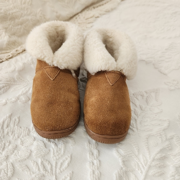 RJ's suede sleepers. Little girl size 3 - Picture 3 of 4